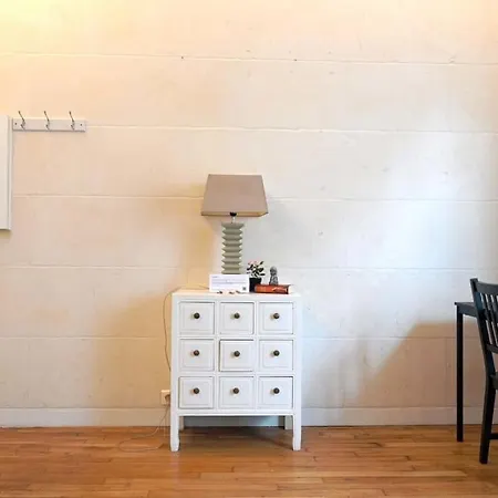 Small Fully Equipped Apartamento